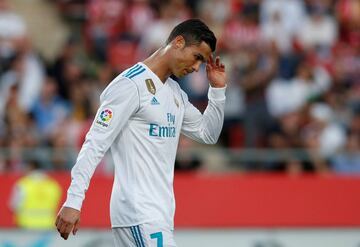 Soccer Football - Liga Santander - Girona vs Real Madrid - Estadi Montilivi, Girona, Spain - October 29, 2017   Real Madridâs Cristiano Ronaldo looks dejected           