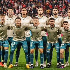 Aprobados y suspensos del Córdoba en Gijón: El mismo y fatal desenlace