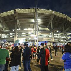 Seguidores de Chivas agreden a la afición de Tigres