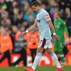 Chicharito jugó siete minutos y el West Ham se comió cuatro goles