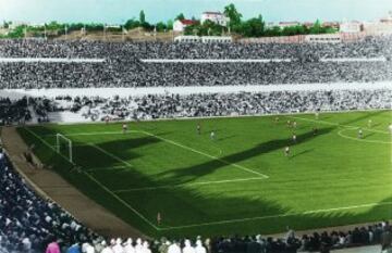 Vista panorámica del Estadio Metropolitano durante un partido del Atlético de Madrid en la Copa de Europa en 1959.