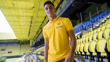 Vila-real 01082024 VILLARREAL CF TEMPORADA 24-25
PRESENTACION DE SERGI CARDONA
FOTOS CARME RIPOLLES
ESTADIO DE LA CERAMICA, LIGA HYPERMOTION, PARTIDO VILLARREAL B-ZARAGOZA
FOTOS CARME RIPOLLES