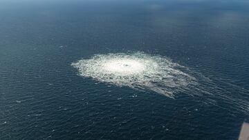 Gas leak at Nord Stream 2 as seen from the Danish F-16 interceptor on Bornholm, Denmark September 27, 2022. Danish Defence Command/Forsvaret  Ritzau Scanpix/via REUTERS    ATTENTION EDITORS - THIS IMAGE WAS PROVIDED BY A THIRD PARTY. DENMARK OUT. NO COMMERCIAL OR EDITORIAL SALES IN DENMARK.