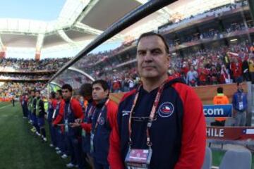 Marcelo Bielsa en la banca de Chile en el Mundial de Sudáfrica.