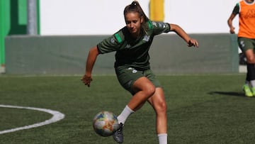 Marta Perarnau, en un entrenamiento del Betis.