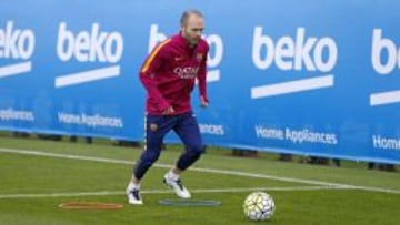 Andrés Iniesta en el entrenamiento de este lunes.