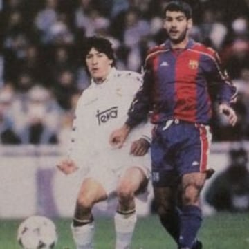 Iván Zamorano enfrenta a Josep Guardiola en un Clásico entre Real Madrid y Barcelona.