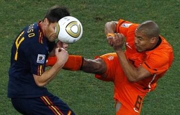 Subcampeón del mundo en 2010 y titular indiscutido tanto en Holanda como Milán, De Jong se ha hecho propietario del mote de 'duro'. Basta recordar la patada en todo el pecho propinada a Xabi Alonso en la final de Sudáfrica 2010. Por aquella razón, L'Equipe lo incluye en este ránking.