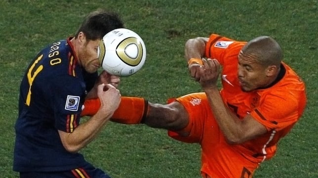 La patada más famosa de un Holanda-España cumplirá 15 años