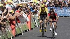 Chris Froome y Porte se suman a la polémica del Toblerone