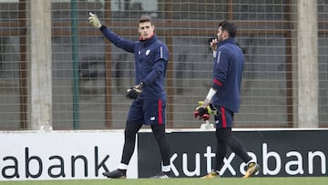 Kepa Arrizabalaga con Herrer&iacute;n.
 