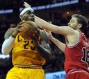33 puntos de un LeBron al asalto frenan a Chicago: 106-91