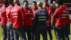 Elige el 11 ideal de la Roja para enfrentar a Colombia