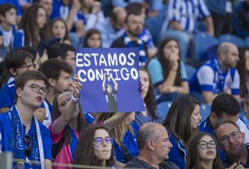 Homenaje al guardameta español de jugadores y aficionados.