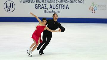 Sara Hurtado y Kirill Khaliavin, durante los Europeos de Patinaje de 2020.