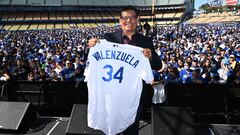 Los Dodgers retiraron el número 34 para honrar la carrera de Fernando Valenzuela y el exjugador espera que la organización consiga otro campeonato este año.