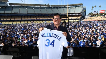 Los Dodgers retiraron el número 34 para honrar la carrera de Fernando Valenzuela y el exjugador espera que la organización consiga otro campeonato este año.
