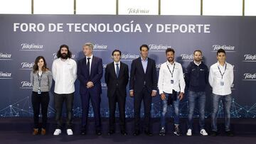 04/05/18
FORO DE TECNOLOGIA Y DEPORTE TELEFONICA
JOSE MARIA ALVAREZ PALLETE PRESIDENTE TELEFONICA
MIGUEL ANGEL GIL MARIN CONSEJERO DELEGADO ATLETICO
RAFA NADAL
CHEMA MARTINEZ
ALEJANDRO VALVERDE
JAVIER GOMEZ- NOYA