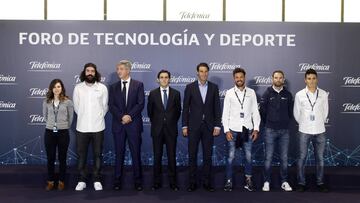 04/05/18
 FORO DE TECNOLOGIA Y DEPORTE TELEFONICA
 JOSE MARIA ALVAREZ PALLETE PRESIDENTE TELEFONICA
 MIGUEL ANGEL GIL MARIN CONSEJERO DELEGADO ATLETICO
 RAFA NADAL
 CHEMA MARTINEZ
 ALEJANDRO VALVERDE
 JAVIER GOMEZ- NOYA