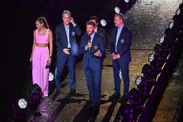 Tras la tormenta, Beckham y los due?os del equipo le dedicaron unas palabras a su nueva adquisici¨®n y dieron la bienvenida a Messi y a su familia.
