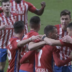 Gaspar desatasca un partido que se había complicado al Sporting