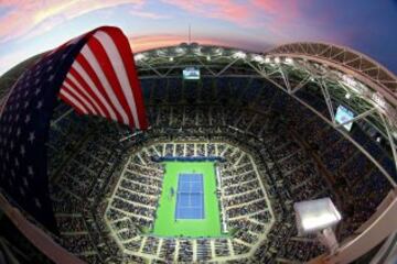 Vista general del estadio Arthur Ashe durante el partido entre Andy Murray y Grigor Dimitrov.