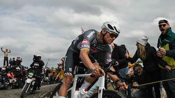 El autor del bidonazo a Van der Poel se entrega a la policía