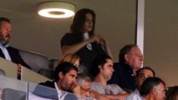 <b>EN EL PALCO. </b>Manzano y Caminero vieron al Vitoria ante el Oporto.