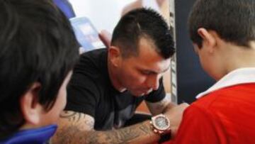 Gary Medel pidió que Jorge Sampaoli se quede hasta el Mundial de Rusia.