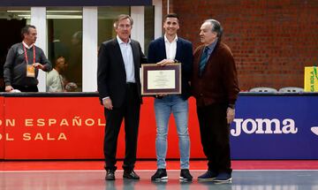 Carlos Ortiz, homenajeado (RFEF)