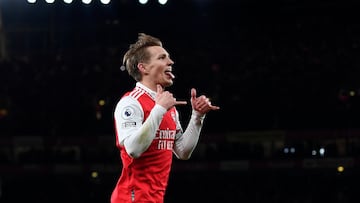 Martin Odegaard, jugador del Arsenal, celebra su gol ante el Everton.