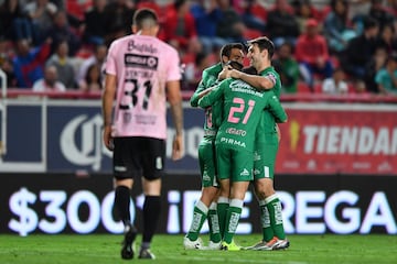 Necaxa volvió a perder, ahora de manera dolorosa ante León. El resultado tuvo consecuencias y Michel Leaño fue destituido del club ante la ausencia de resultados positivos. El futuro es incierto en Aguascalientes. 