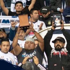Cenizas de fans fallecidos, presentes el triunfo de Rayados