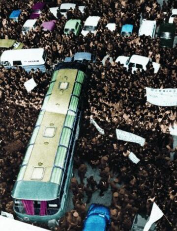 El 11 de mayo de 1966 el Real Madrid ganó su sexta Copa de Europa tras vencer por 2-1 en la final al Partizán. En la imagen, el multitudinario recibimiento a la plantilla madridista. 