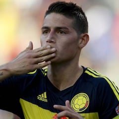 James en duda, sigue en evaluación médica