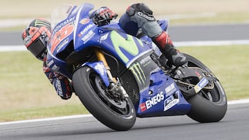 Maverick Vi&ntilde;ales con la Yamaha en el test de Australia.