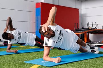 Vinicius and Benzema, in the gym.