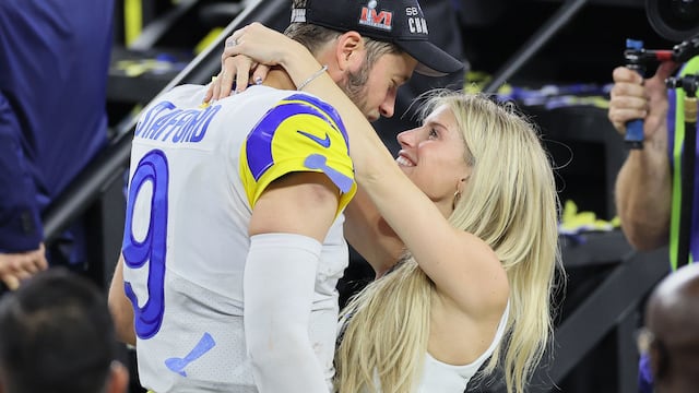 He played quarterback on the football team, and she was on the cheer squad—sound familiar? That’s the story of Matthew Stafford and his wife, Kelly.