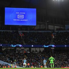 El VAR en la Champions cambió el signo en dos eliminatorias