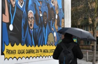 Los seguidores del Leicester homenajean a Ranieri