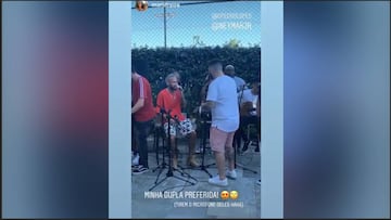 Neymar muestra la pasión que tiene por la música brasileña