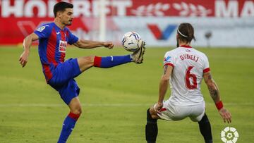 Sergio &Aacute;lvarez en acci&oacute;n con el Eibar.