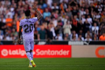 High tension at the Mestalla: images as Vinicius abused