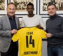 El fichaje de Isak provoca guerra interna en el Dortmund