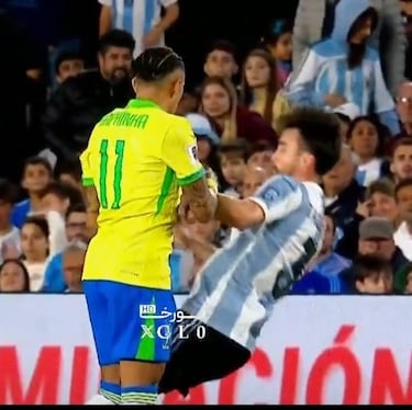 Los memes no tienen piedad con Raphinha tras el Superclásico