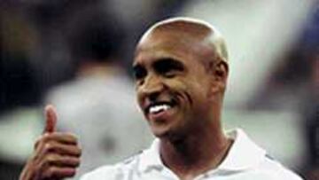 EN NEGOCIACIONES. El Real Madrid quiere conseguir los derechos de imagen de Roberto Carlos.