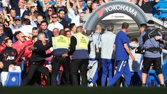 LONDON, ENGLAND - OCTOBER 20:  Stewards hold back Jose Mourinho, Manager of Manchester United as he clashes with the Chelsea backroom staff during the Premier League match between Chelsea FC and Manchester United at Stamford Bridge on October 20, 2018 in 