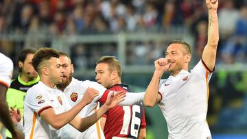 Totti marc&oacute; el 2-2 ante el Genoa.