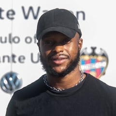 El Levante reserva un dorsal a Doukouré