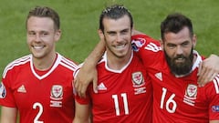 Wales beat Slovakia 2-1 in opening Group B match